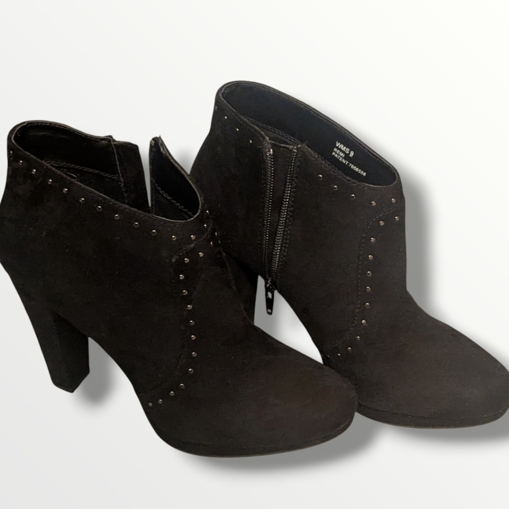 Report Black Suede Studded Remi Ankle Boots Sz 9